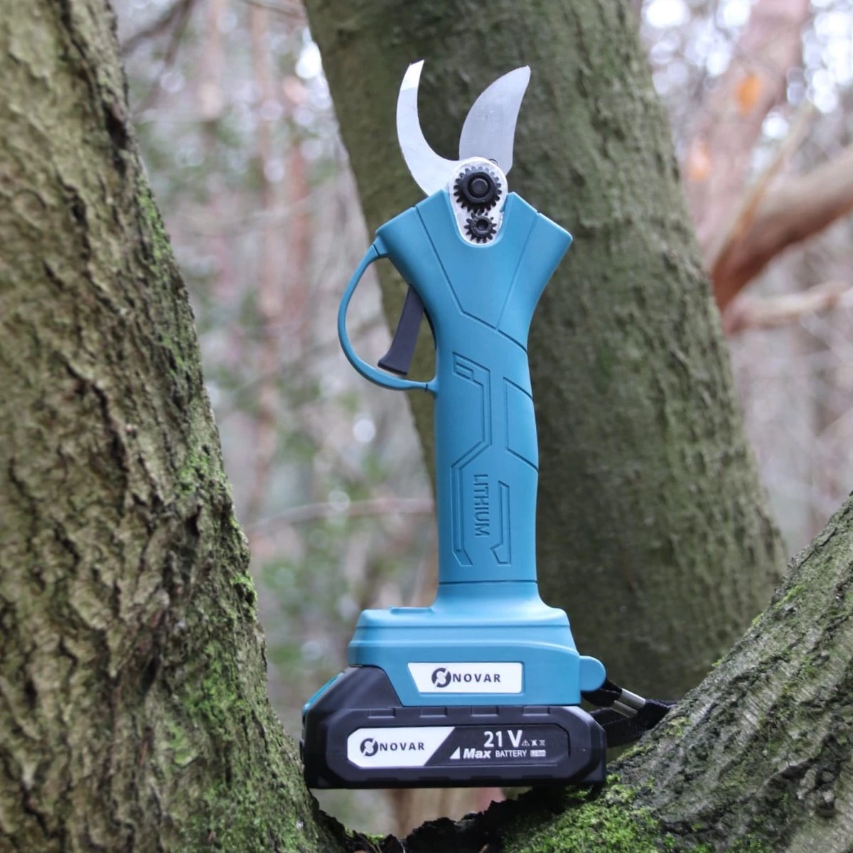 NovarGarden® Elektrische Snoeischaar NG1 - 2x Accu - Elektrisch - Takkenschaar - Op Batterij - 28mm - Afbeelding 2